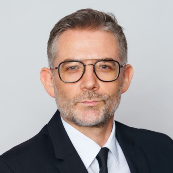 Simon Russell